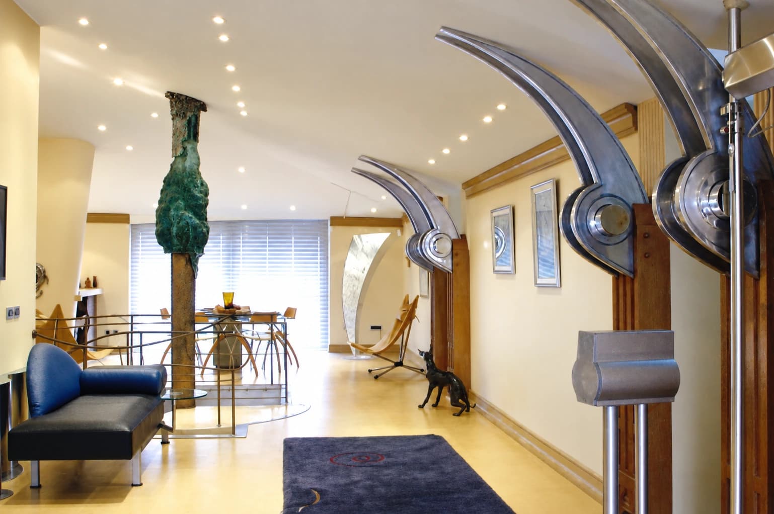 Çiftehavuzlar House: Interior passage with metal details and timber surfaces